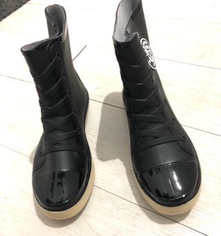 Botas de agua negras estilo zapatillas