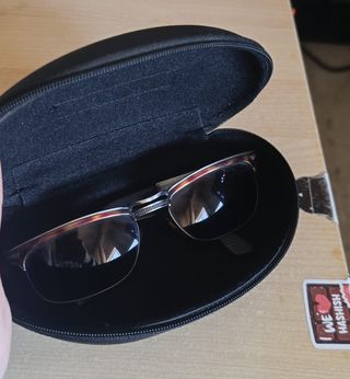 Occhiali da sole Police 2221