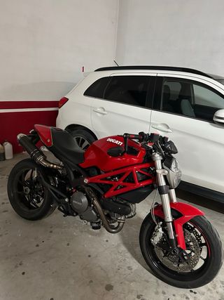 Ducati Monster 796