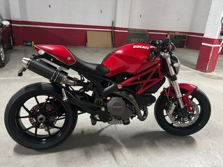 Ducati Monster 796