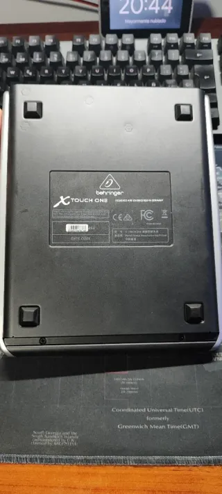 Superficie de Control Behringer X-Touch One