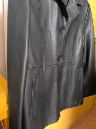 Chaqueta de cuero negra