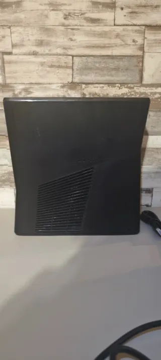 Xbox 360 Slim 4GB Negra