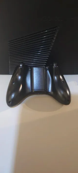 Xbox 360 Slim 4GB Negra