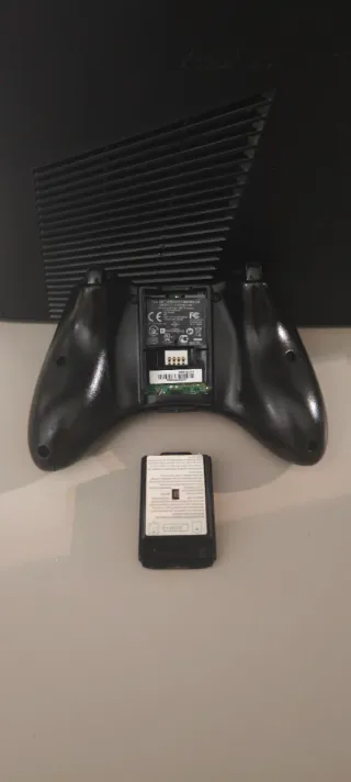 Xbox 360 Slim 4GB Negra