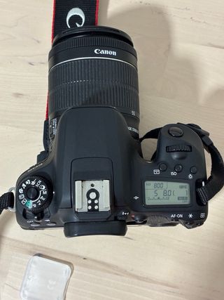 Cámara Canon EOS 77D + Objetivo 18-55mm STM