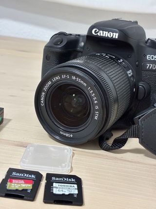 Cámara Canon EOS 77D + Objetivo 18-55mm STM