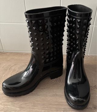 Botas de agua ASOS negras con tachuelas