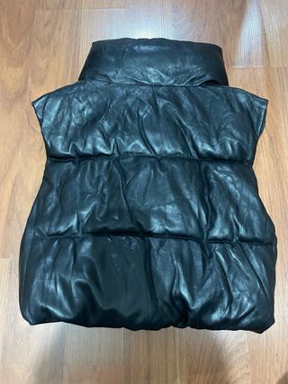 Chaleco acolchado negro Stradivarius