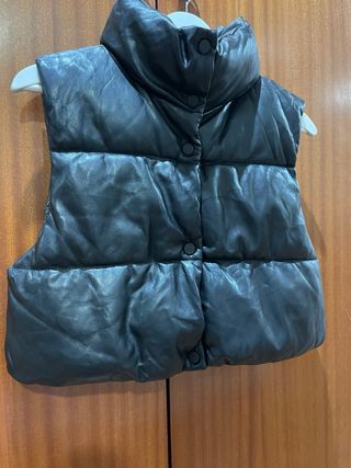 Chaleco acolchado negro Stradivarius