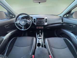 Mitsubishi Outlander 2.2 DID 7 PLAZAS AUTOMATICO