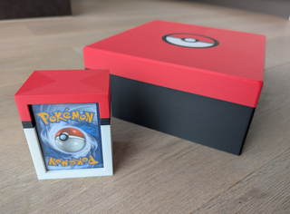 Caja Mazos Pokémon con expositor para carta