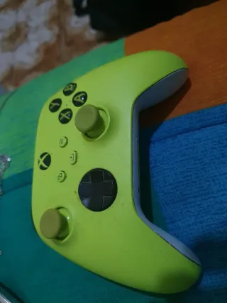 Xbox Series X con controller