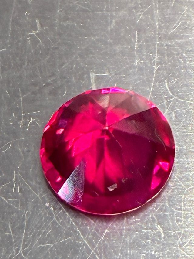 Rubí Mogok Birmano 4.00 Ct Impecable