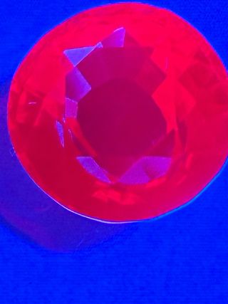 Rubí Mogok Birmano 4.00 Ct Impecable