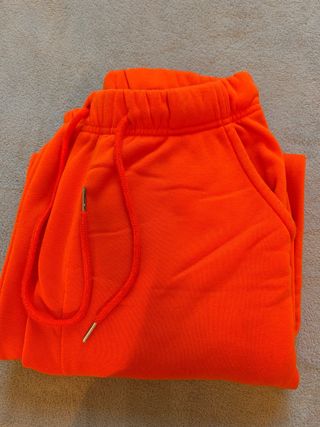 Chándal naranja con cordón