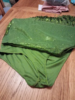 Falda lentejuelas verde con flecos