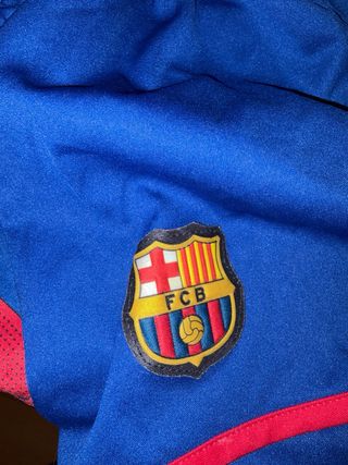 Camiseta retroFCB Talla 4  Pantalon Medias Bufanda