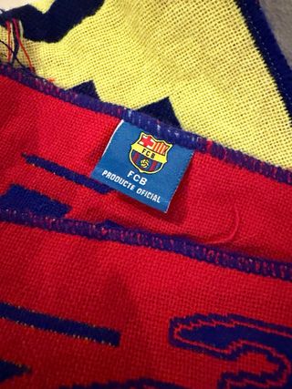 Camiseta retroFCB Talla 4  Pantalon Medias Bufanda