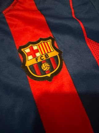 Camiseta retroFCB Talla 4  Pantalon Medias Bufanda