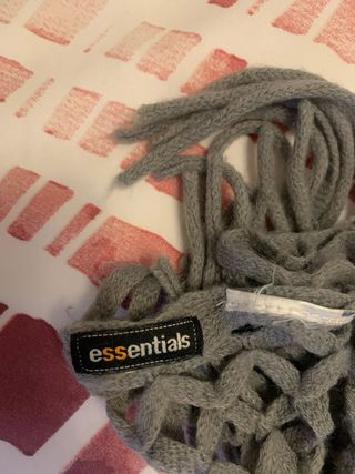 Bufanda de punto gris