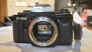Minolta X-700 Cámara Analógica con Flash