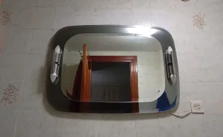 Espejo de baño antiguo con luz