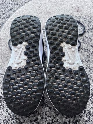 Zapatillas Nike Negras y Blancas