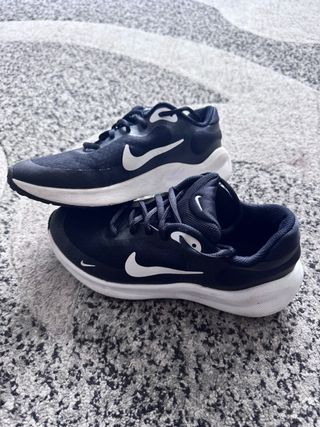 Zapatillas Nike Negras y Blancas