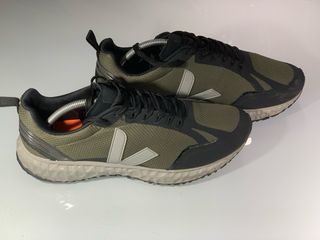 Zapatillas Veja Talla 44 Verde y Negro