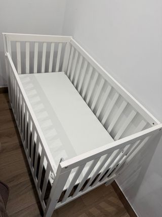 Cuna bebé convertible escritorio + colchón