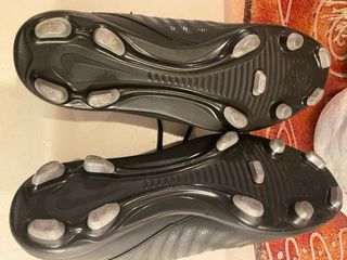 Botas de fútbol Nike Talla 40 Negras