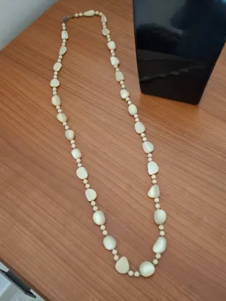 Collana perle beige e bianche