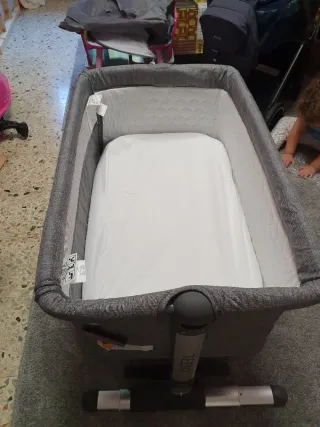 Minicuna gris con colchón