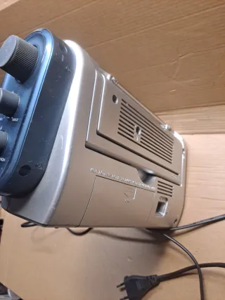 Radio Sony Portátil Plata