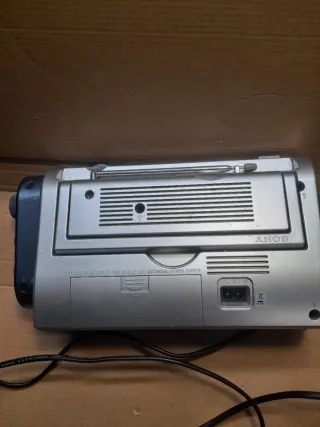 Radio Sony Portátil Plata