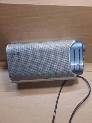 Radio Sony Portátil Plata