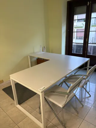 Mesa de oficina blanca 150x120 cm