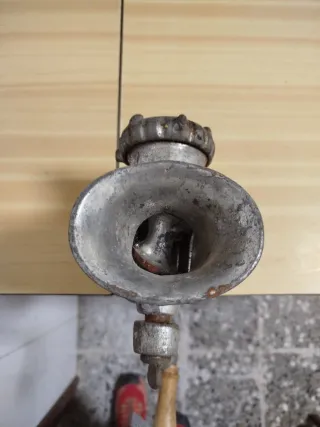 Picadora de carne antigua manual