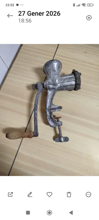 Picadora de carne antigua manual