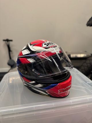 Casco SHOEI Rojo y Blanco Fibra Carbono para niños