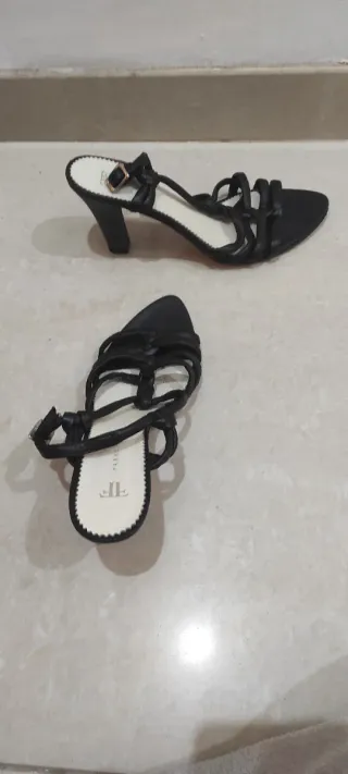 Zapatos de tacón negros