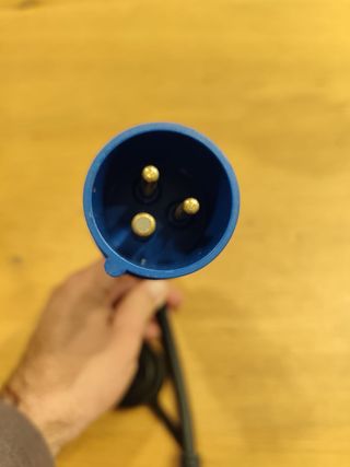 Adaptador CEE a Schuko para Camper y autocaravana