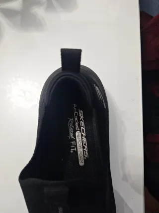 Zapatillas Skechers Negras Slip-On