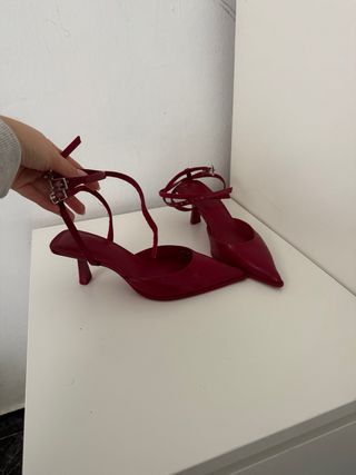 Sandalias tacón bajo rojo oscuro