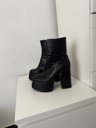 Botines de tacón negros