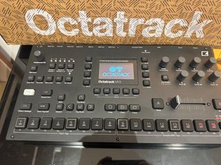 Elektron Octatrack mk2 + stand