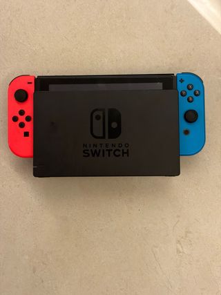 Nintendo Switch, 5 juegos y accesorios