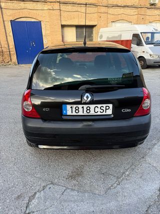 Renault Clio 2004