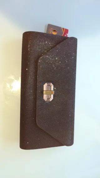 Bolso brillante nuevo